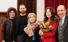 "Disegnare per raccontare": la mostra di Marcella Tuttobene celebra 50 anni di arte pura