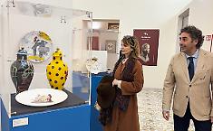 Violante Placido "incantata" da mosaici, teatro e dal fascino della Villa Romana del Casale