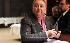 Proteste contro Lele Mora ospite del parco archeologico di Morgantina: &laquo;Appuntamento di cultura, lui non c'entra niente&raquo;