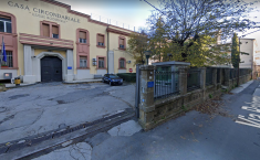 Carrello dei pasti lanciato con violenza contro agente di polizia penitenziaria: il sindacato denuncia una "situazione invivibile"