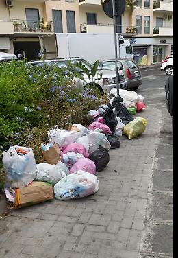 Catania: discarica a cielo aperto in città
