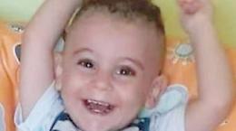 Morte piccolo Evan, il fratellino accusa papà e compagno della madre