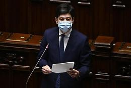 Covid, Speranza: «Se non si piega curva contagi, sistema sanitario non reggerà»