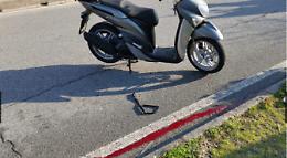 Messina, travolta da uno scooter mentre attraversa rischia amputazione