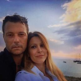 Gf Vip, Adriana Volpe troppo vicina ad Andrea Denver? Il marito la difende