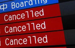 Lo stop ai voli per l'Italia di American Airlines: bloccato l'imbarco dei nostri connazionali