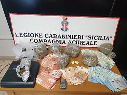 Acireale, insieme al pesce vendeva anche la droga: arrestato