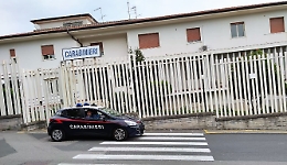Catania, entrano in casa di anziani con una scusa per derubarli
