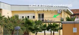 Tremestieri Etneo (Ct): attrezzatura scolastica  abbandonata sotto le intemperie