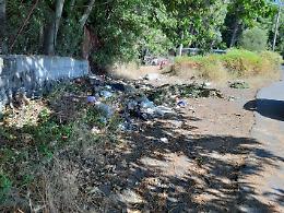 Discarica alle soglie del Parco dell'Etna