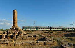 Lungo la Sicilia su treni storici gustando a bordo prodotti tipici: da luglio dieci itinerari