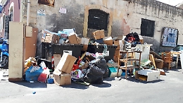 Catania, stracolma la discarica abusiva di via Finocchiaro