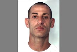 Catania, frattura la falange ad un'anziana per portarle via la fede