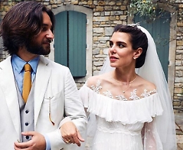 Charlotte di Monaco sposa bis: nozze religiose con l'abito simile a quello della mamma