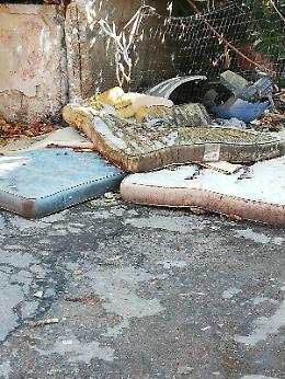 Catania, rifiuti: emergenza igienico-sanitaria a San Cristoforo