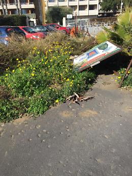 Catania: discarica al lungomare