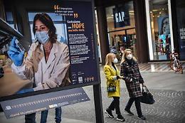 Covid, con mascherine e distanziamento carica del virus &egrave; a -1000