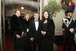 La "prima" al Bellini torna a essere un must tra smoking, mise eccentriche ma anche jeans