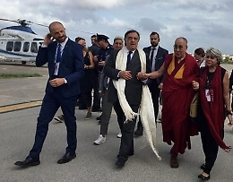 Il Dalai Lama a Palermo ricever&agrave; la medaglia della citt&agrave;