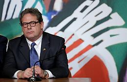 Fronde, veleni e lo strano caso del sindaco “grillino”: così Forza Italia va in tilt