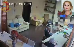 "Maledetta porca", insulti e percosse ad anziana in casa di riposo: arrestata gestrice