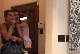 Festa a sorpresa per Elisabetta Canalis, ma a lei prende un "coccolone"