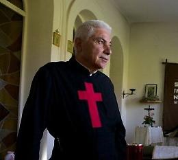 Fratel Leonardo cosparso di alcol e dato alle fiamme: confessa il 52enne arrestato