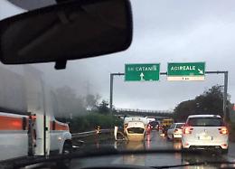 Acireale, incidente lungo la A18, sei feriti