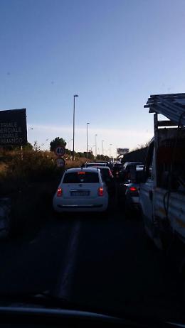 Misterbianco, traffico in tilt alla rotonda di Montepalma