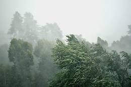 Perturbazione atlantica insiste sull'Italia e in Sicilia attesi venti di burrasca e temporali