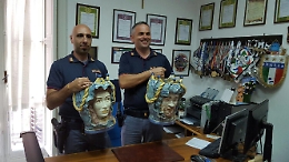 Palermo, i vasi rubati in chiesa erano finiti esposti dall'antiquario