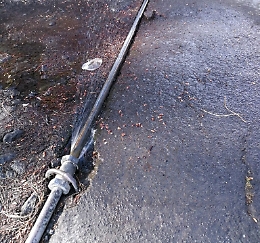 Belpasso, la conduttura idrica perde da tre mesi: chi paga per questo spreco?