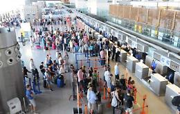 Catania, coppia ruba Apple Watch ad una passeggera in aeroporto: denunciata