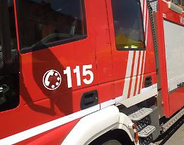 Incendio danneggia una villetta a Carini