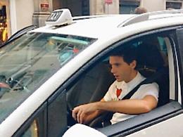 Mika: &laquo;Vi racconto il mio viaggio da Catania ad Aosta&raquo;