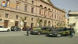 Milazzo: al bar, a fare shopping o ad allenare la squadra di basket anziché al lavoro, indagati 59 dipendenti del Comune