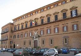 Non è ancora arrivata in aula, ma i sindacati bocciano già la manovra della Regione