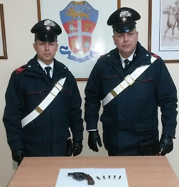 Messina, a spasso con una pistola alla cintola: arrestato