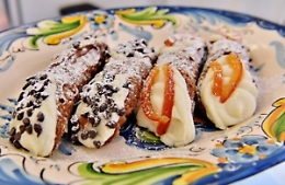 E per la tv di Stato norvegese il cannolo diventa il &ldquo;dolce della mafia&rdquo;