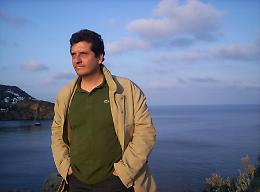 Ne "Le lunghe notti" di Domenico Trischitta si condensa il non-sense della vita