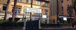 Neonato muore in ospedale a Palermo, il padre aggredisce i medici
