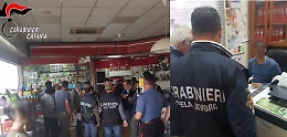 Acireale, si faceva restituire parte stipendio dai dipendenti: arrestato
