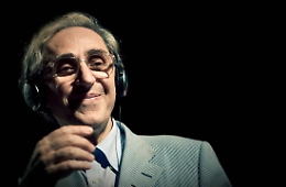 Riecco Franco Battiato: annuncia il nuovo disco e smentisce la vendita della casa di Milo