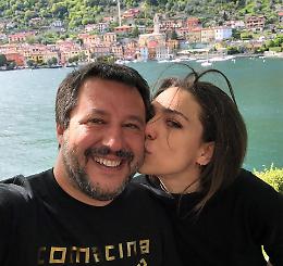 Crisi con Francesca? Salvini risponde con foto su Fb
