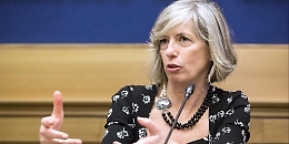 L'altol&agrave; del ministro Stefania Giannini a Enna "La facolt&agrave; romena di Medicina &egrave; fuorilegge"