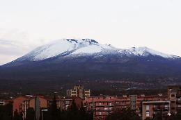 Maltempo, prima neve sull'Etna: ecco le foto