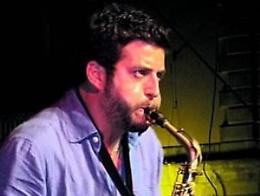 La star internazionale Francesco Cafiso rende omaggio alla sua Sicilia