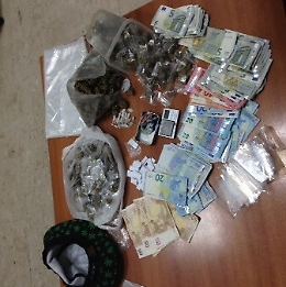 Catania, due studenti arrestati: avevano droga in auto