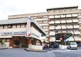 Messina, ventenne muore al pronto soccorso Gli hanno sparato alla schiena e alla gamba