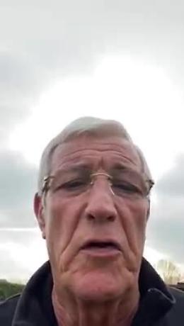 Coronavirus, l'abbraccio di Marcello Lippi a Vittoria: «Stiamo a casa e vinceremo»